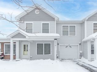 215 Edmund St, Sackets Harbor, NY 13685