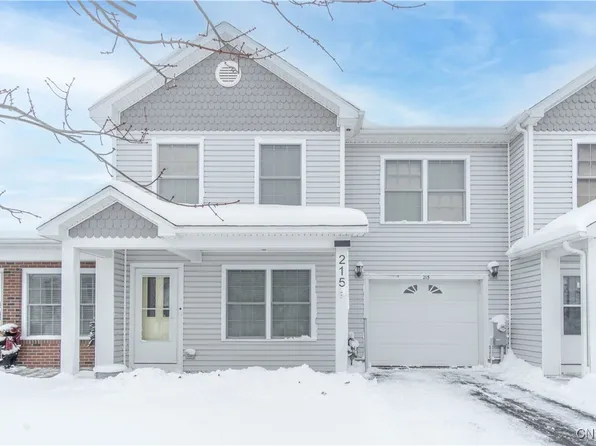 215 Edmund St, Sackets Harbor, NY 13685