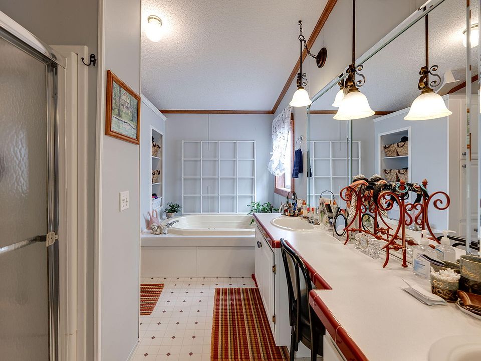 16th image of 482 Hiwassee Dr