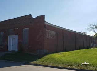 307 W Maple St, Centerville, IA 52544