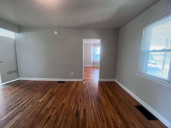 5th image of 1436 Broadway Ave NW