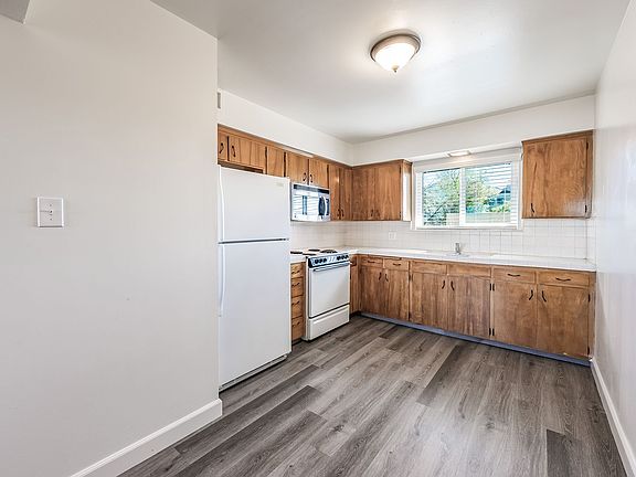 4th image of 129-149 Pollasky Ave #139-7