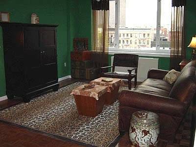 2nd image of 360 W 44th St