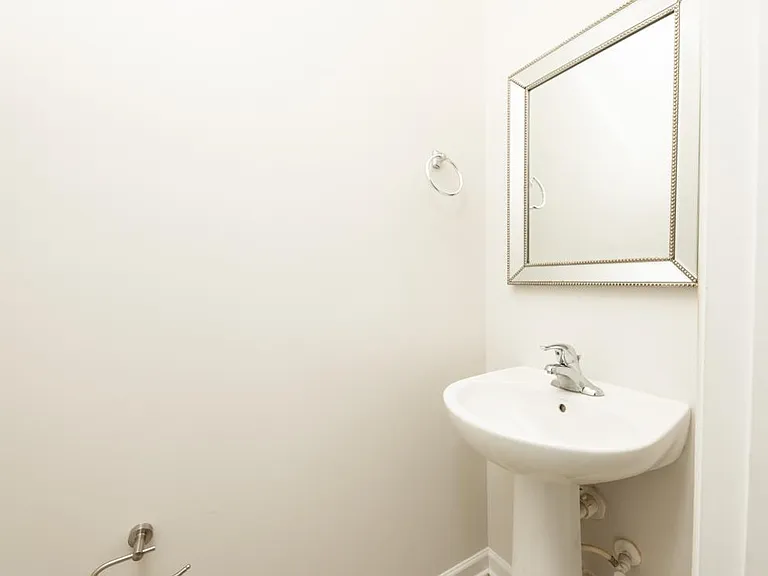 5203 Helsley Ct — Photo 7