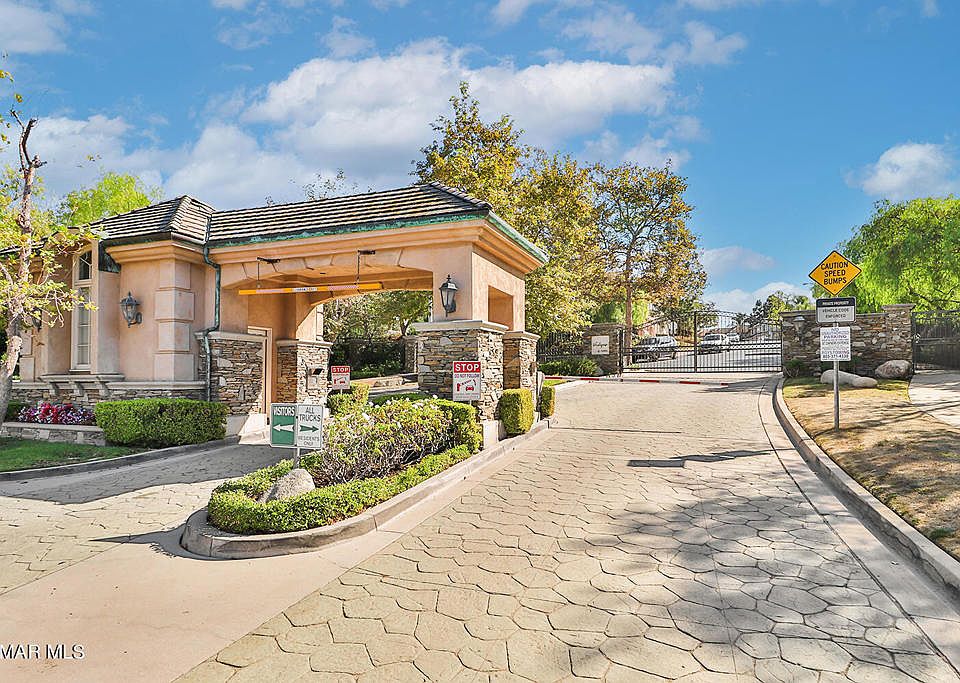 2981 E Avenida De Los Arboles,