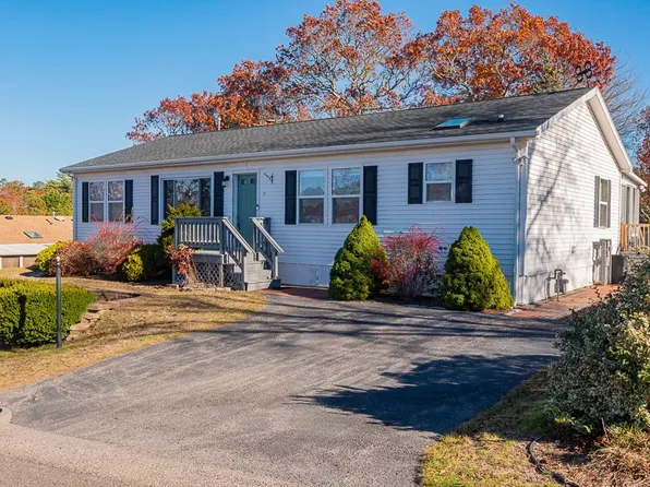 9 Headlands Dr, Plymouth, MA 02360