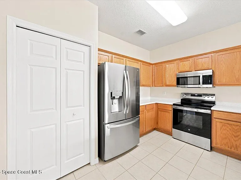 5647 Indigo Crossing Dr — Photo 7