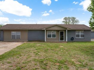 1815 Town And Country Dr, Sand Springs, OK 74063