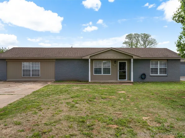 1815 Town And Country Dr, Sand Springs, OK 74063
