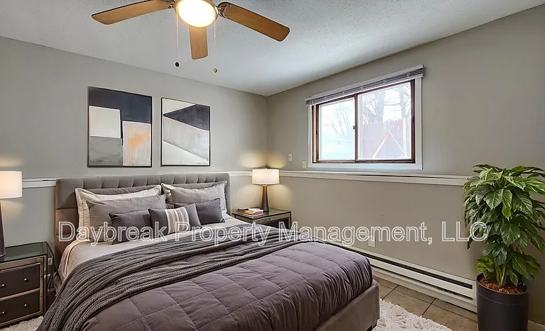 717 30th St N #5 — Photo 1