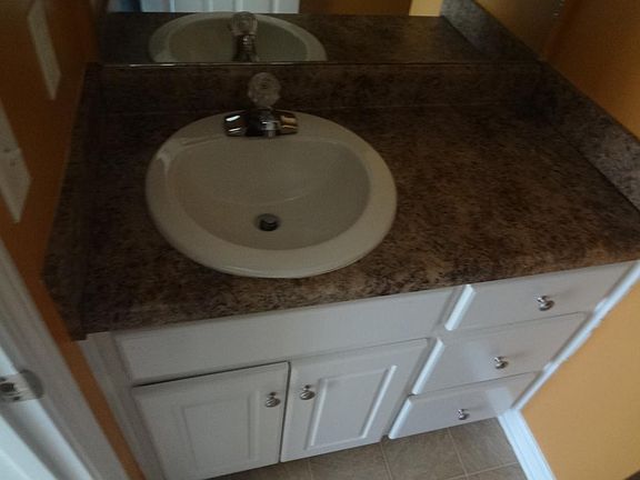 4th image of 112 Thistlewood Dr