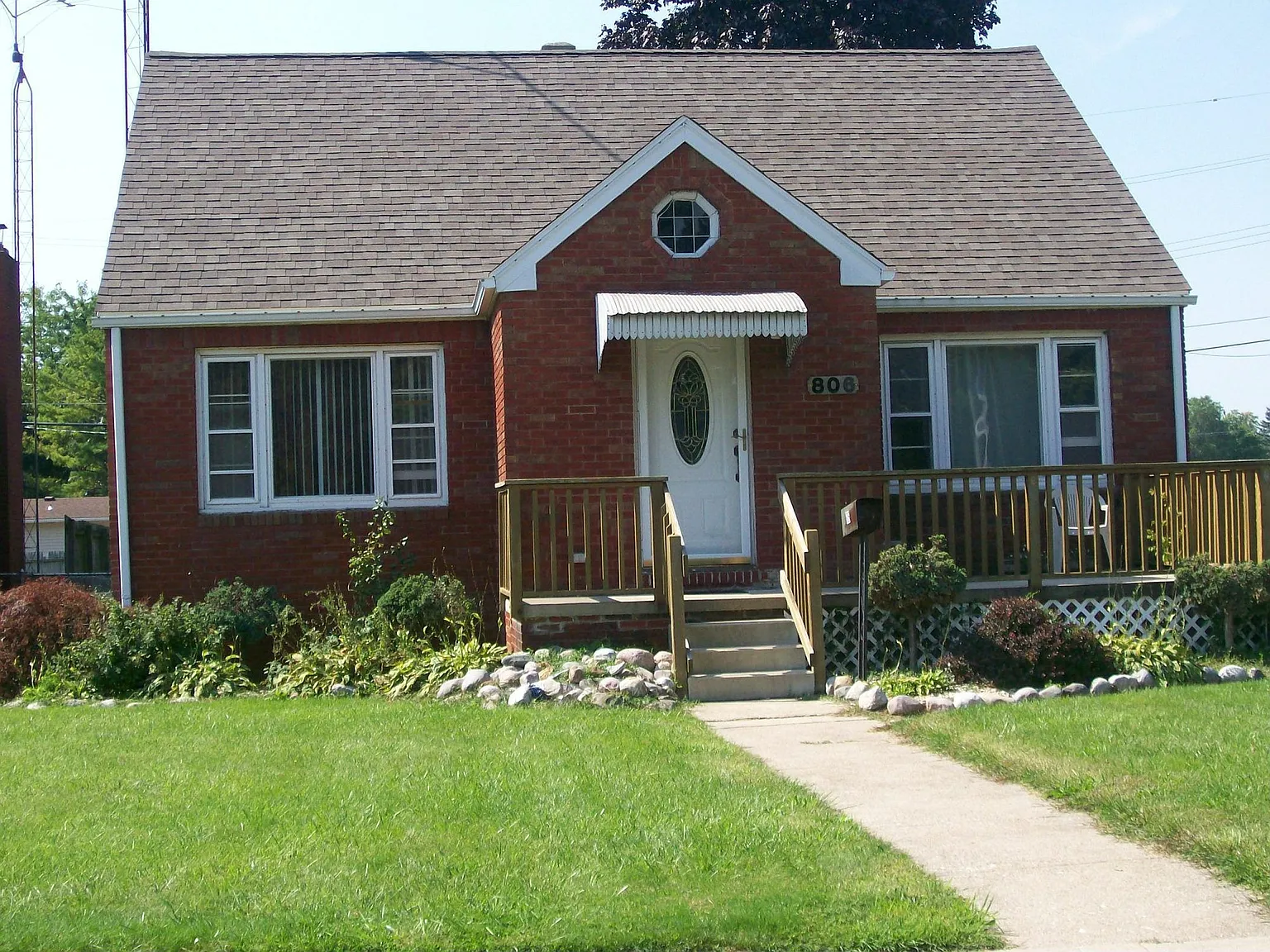 806 E Front St photo 1