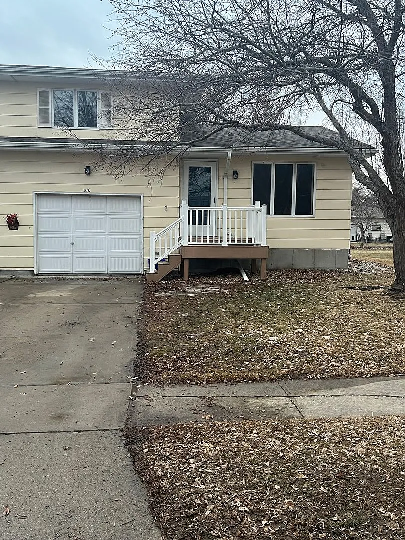 810-812 Aberdeen Homes ll — Photo 2