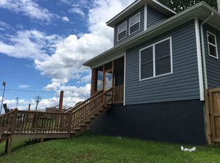 404 Locust Ave, Waynesboro, VA 22980