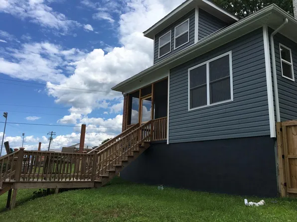404 Locust Ave, Waynesboro, VA 22980