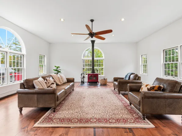 125 Loring Lane, Pownal, ME 04069