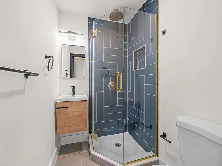 14 Westervelt Pl #3 — Photo 6