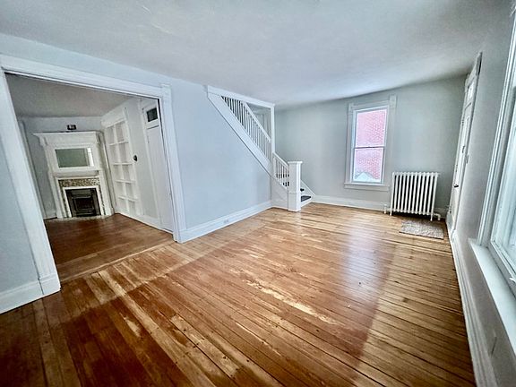 3rd image of 365 N Columbus St