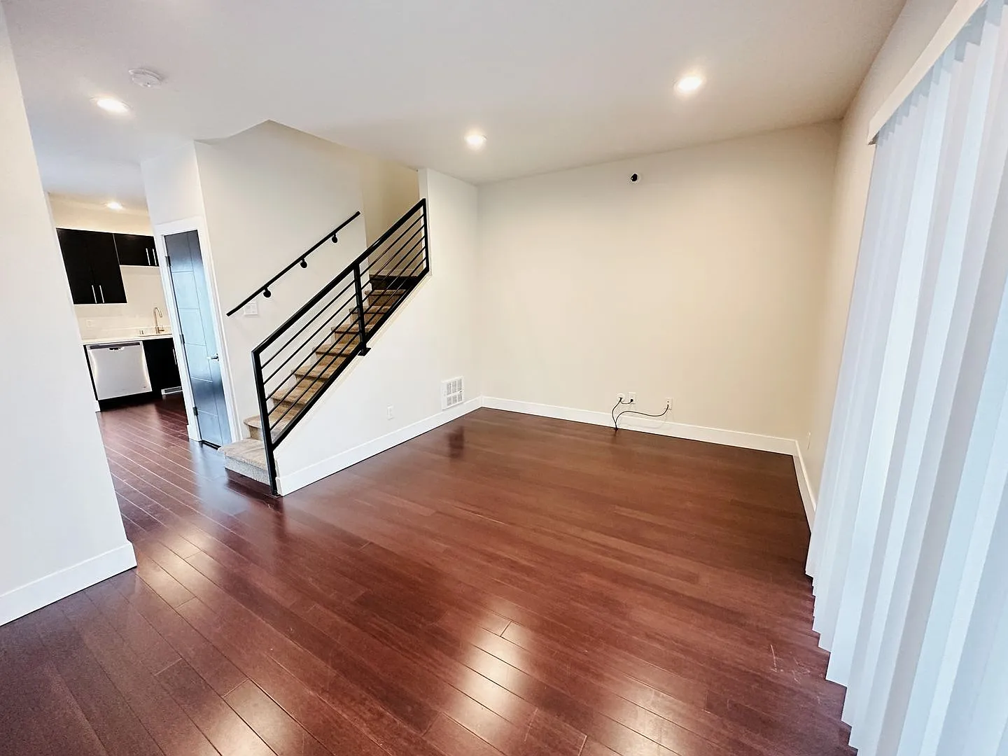 West Seattle - Industrial-Modern 3 bedroom / 2.5 bath Town Home — Photo 3