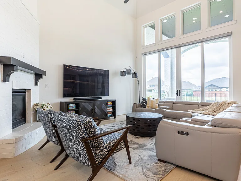 208 Sadaba St — Photo 13