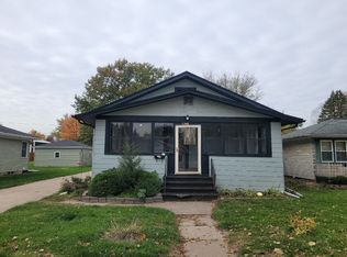 2348 Dunham St, Clinton, IA 52732