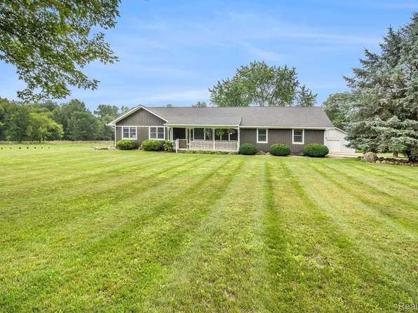 9477 W Allen Rd, Fowlerville, MI 48836