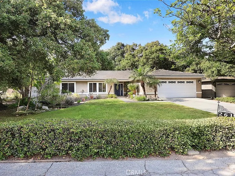 261 Oakhurst Ln — Photo 1