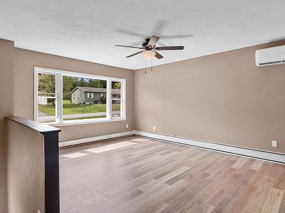 2nd image of 114 Bonnie Ct