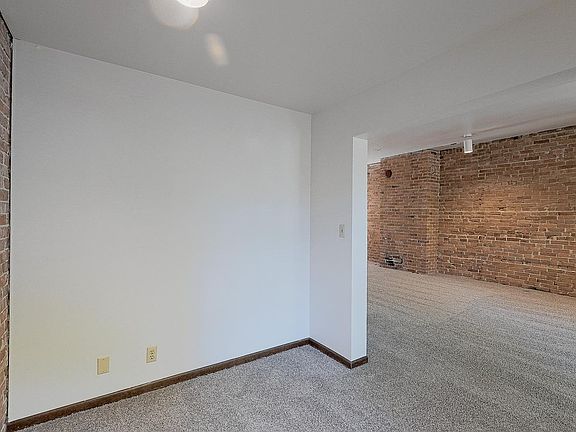 5th image of 643 S 11th St #2