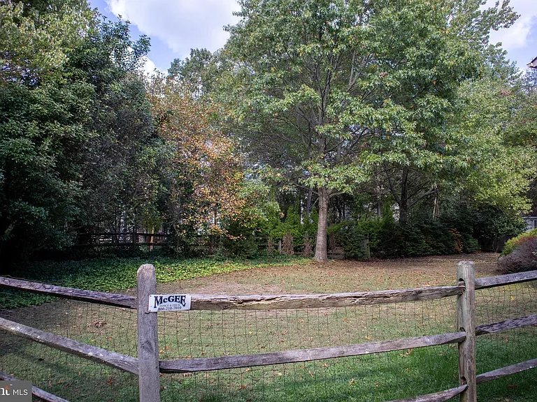 5911 Herring Ct — Photo 43