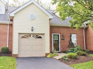 7094 Clubview Dr, Bridgeville, PA 15017