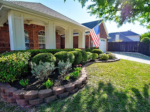 3rd image of 8109 Twin Oaks Dr
