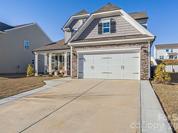 2nd image of 116 Farrier Ln