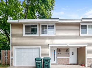 3289 Hill Ridge Dr, Saint Paul, MN 55121