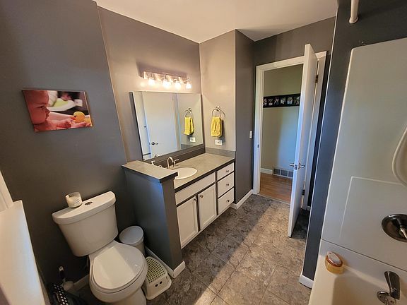 5th image of 2257 Arbor Ave
