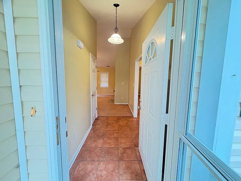 338 Farina Dr — Photo 2