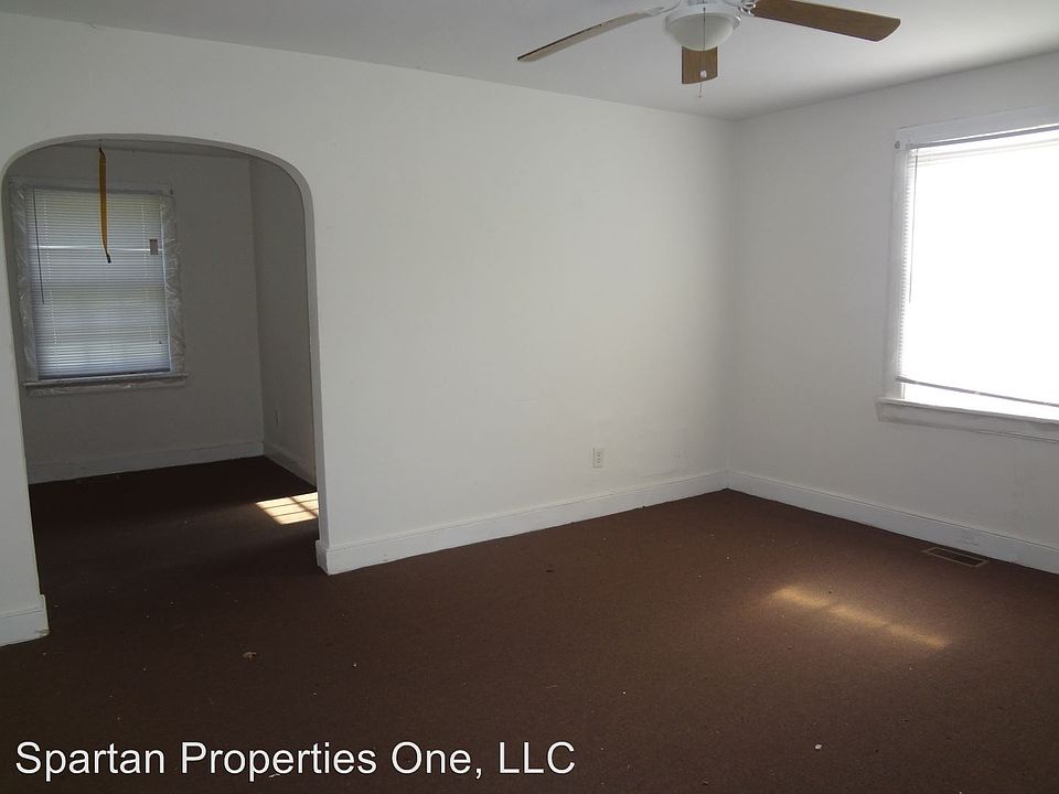 2nd image of 1312 Nelson St