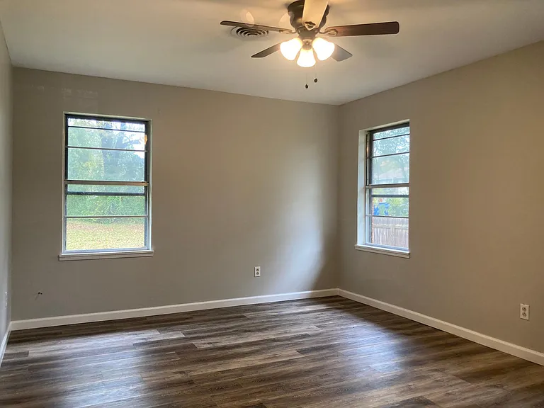 123 E Hoyt Dr — Photo 9