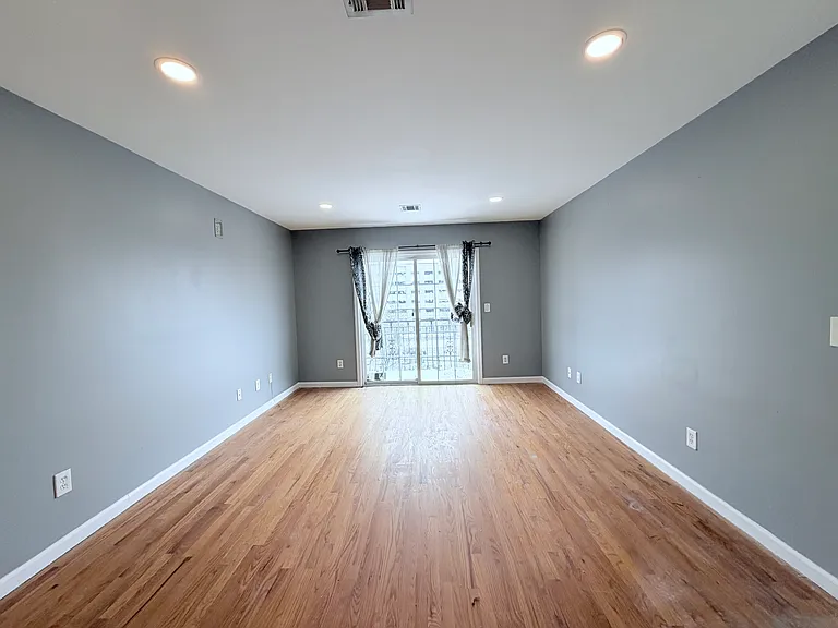 181 Camden St #2 — Photo 1