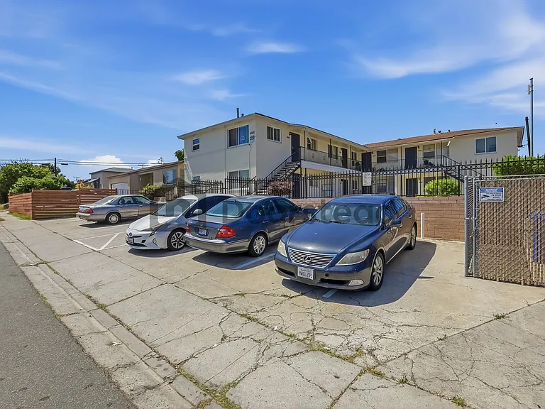 4026 Logan Ave — Photo 4