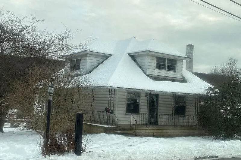 215 W White Bear Dr photo 1