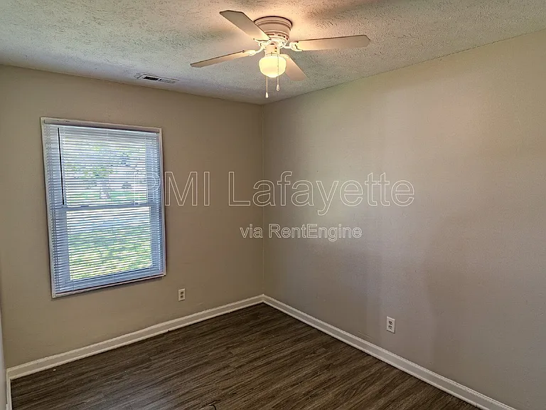 821 Julia Ln — Photo 13