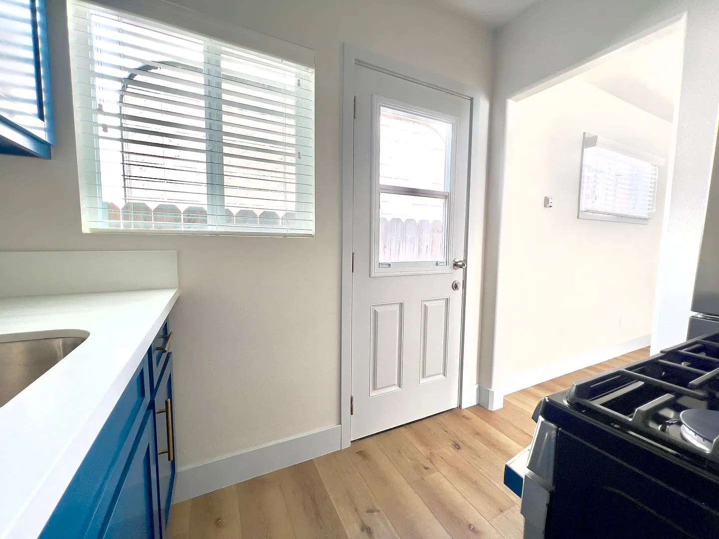 1170 Cherry Ave — Photo 4