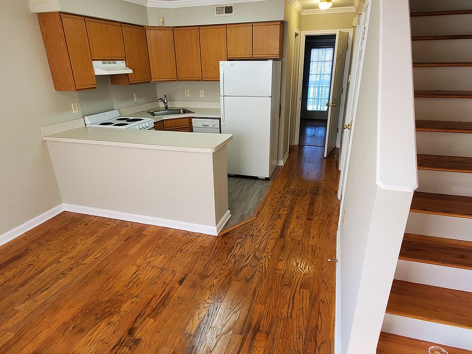 1st image of 2831 Jersey Ave