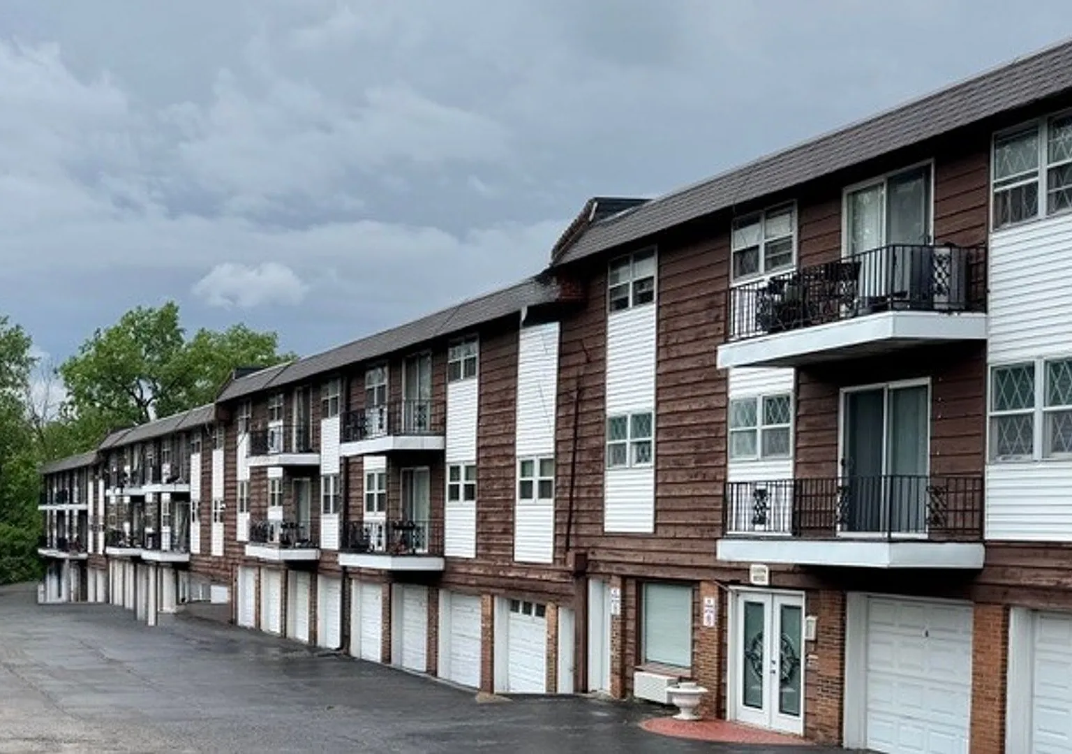 Peoria Place Apartments — Photo 1