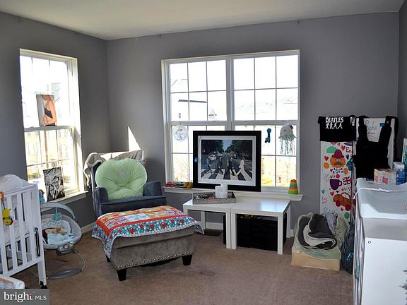 4th image of 2253 Kew Gardens Dr