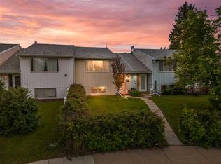 32 E Whiteside Cres, Red Deer, AB T4N 5Z1