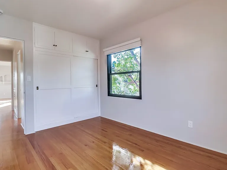 4706 Vista St — Photo 17