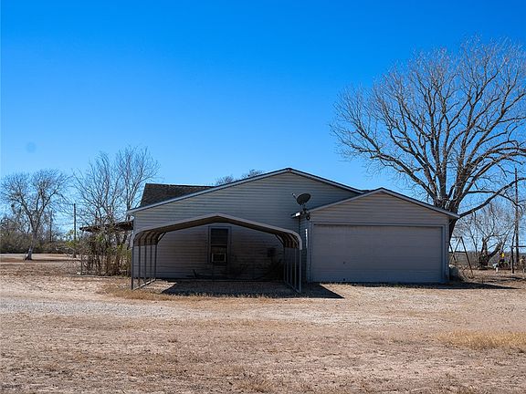 4th image of 1580 Middle Rd