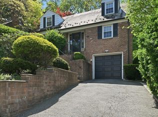 214 Nassau Avenue, Munsey Park, NY 11030